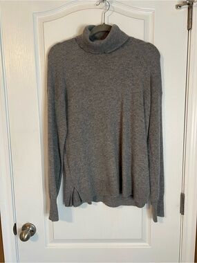 Nordstrom Women’s Gray CashmereTurtleneck Sweater
